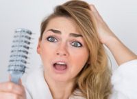 如何防止发梢沉淀性脱发的方法